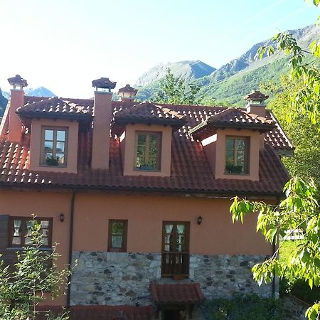 Apartamentos Rurales Buenamadre Pola de Somiedo Exterior foto