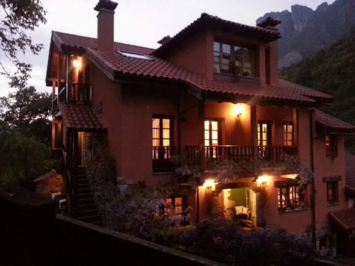 Apartamentos Rurales Buenamadre Pola de Somiedo Exterior foto